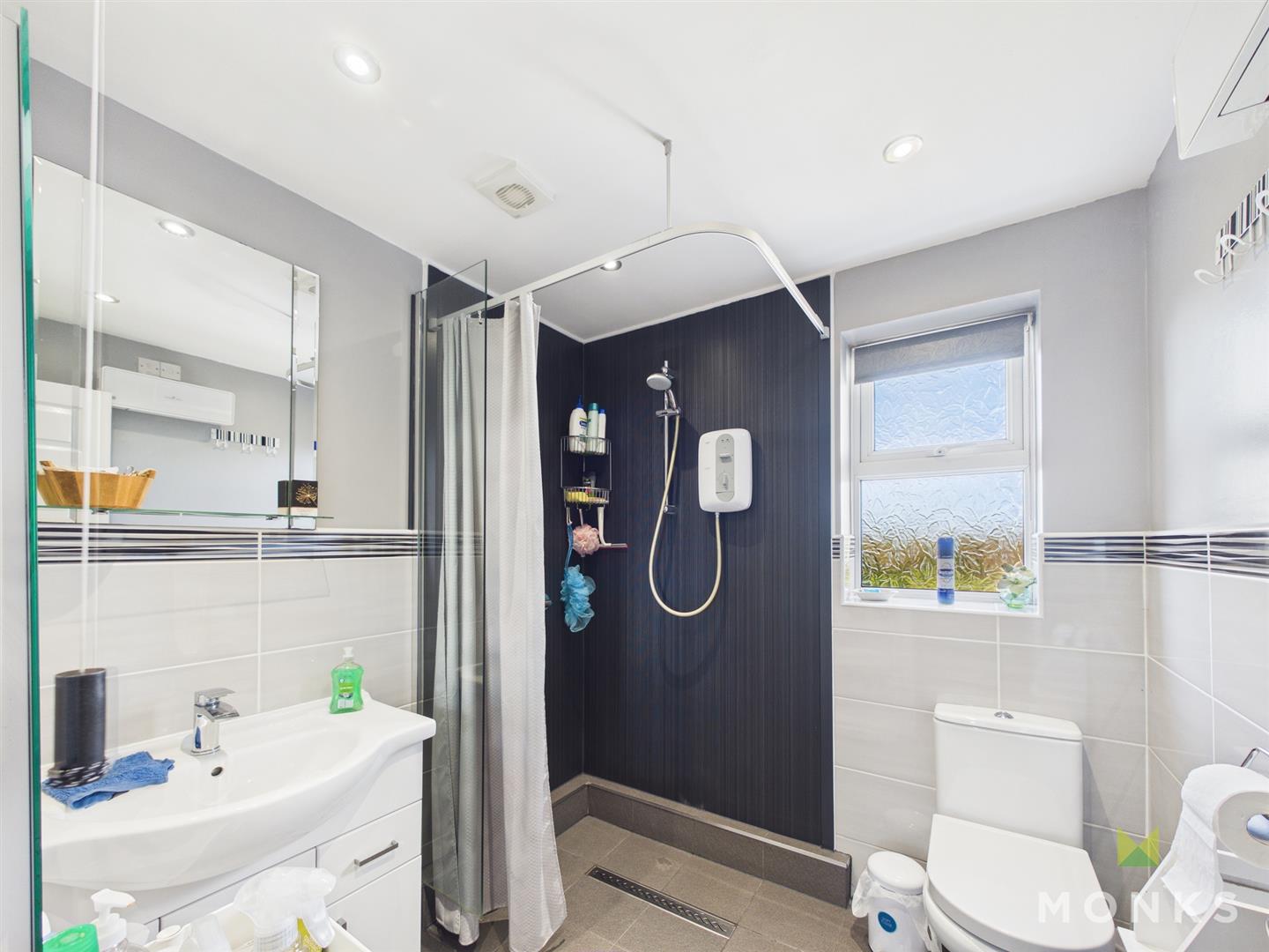 19 Barnfield Avenue, Shrewsbury, SY4 5HT For Sale